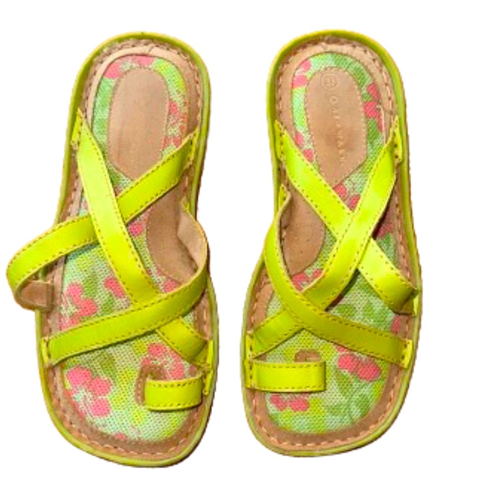 Airwalk size 3 1/2 sandals